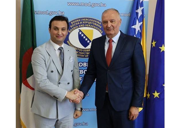 L'Ambassadeur d'Algérie s'entretient avec le Ministre de la Défense de Bosnie-Herzégovine