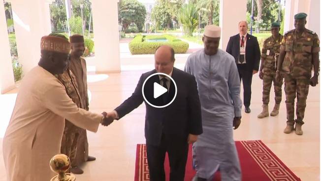 Video: Malian Transitional President General Assimi Goïta Receives Prime Minister Sifi Ghrieb