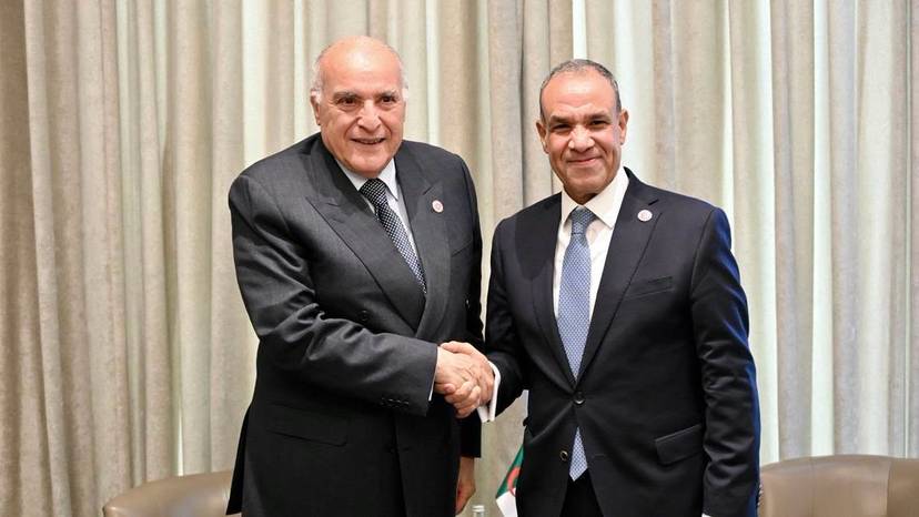 بعمّان.. وزير الدولة أحمد عطاف يجري مباحثات مع وزير الخارجية المصري بدر عبد العاطي