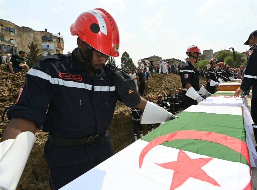 On Behalf of President Abdelmadjid Tebboune: PM Sifi Ghrieb Attends Funeral of Wildfire Victims in Jijel